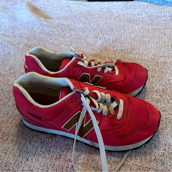 New Balance 574 - Picture 1 of 5